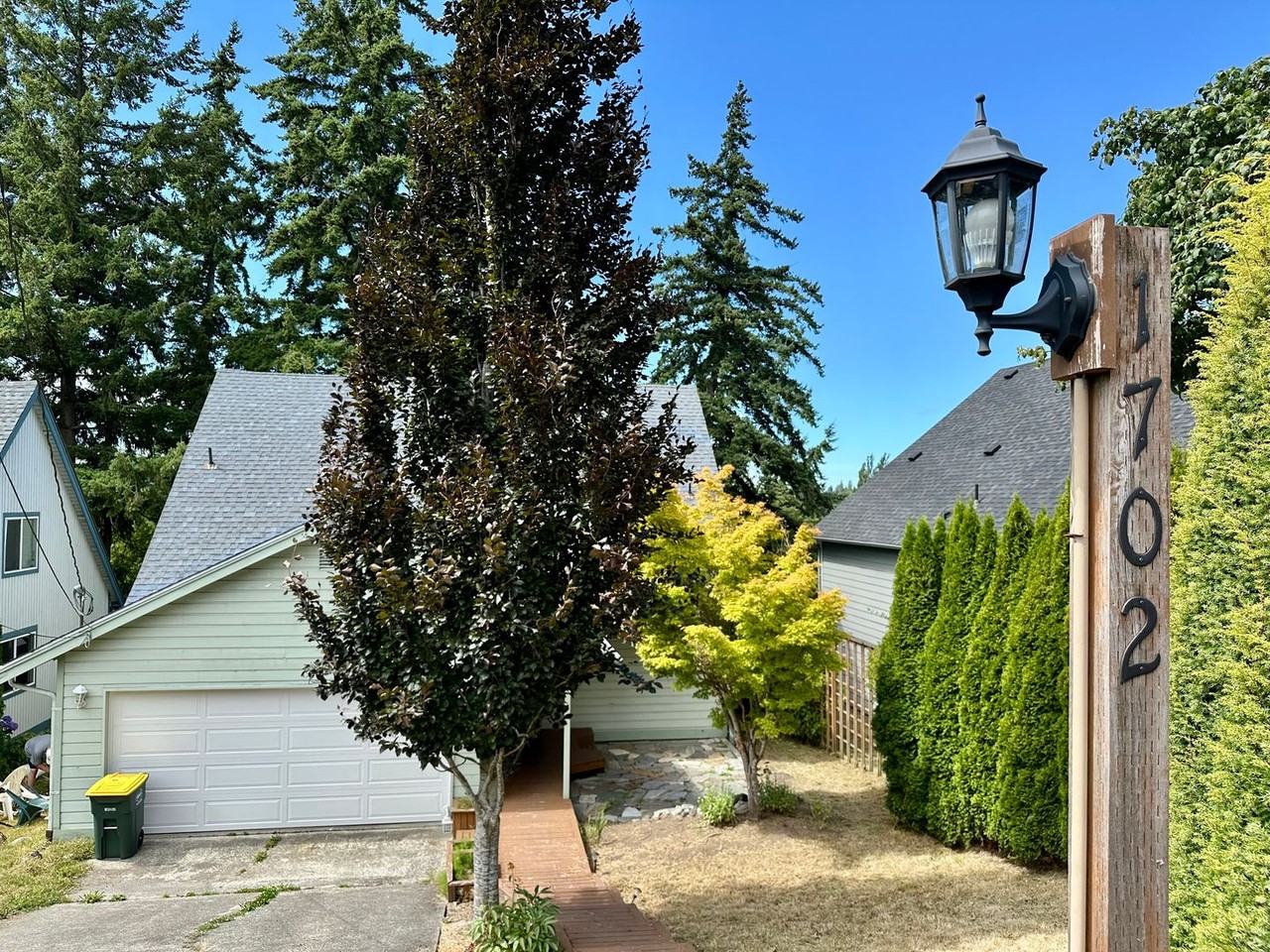 1702 34th St - Photo 2 of 16