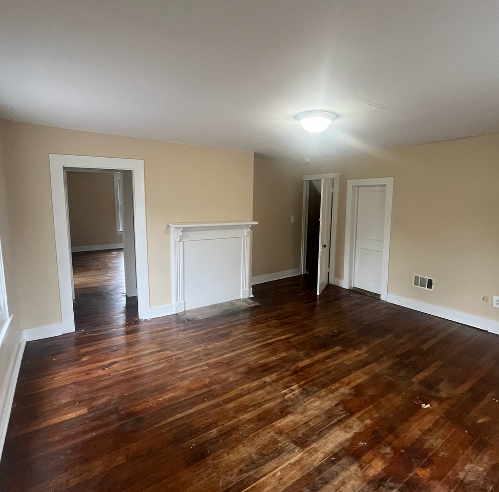 274 Buncombe St - Photo 6 of 13