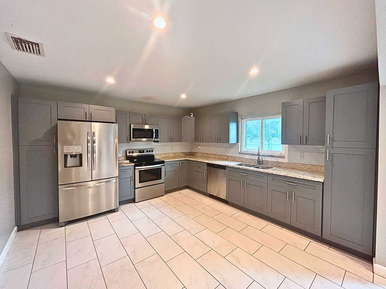 3792 26th Ave N - Photo 4 of 15