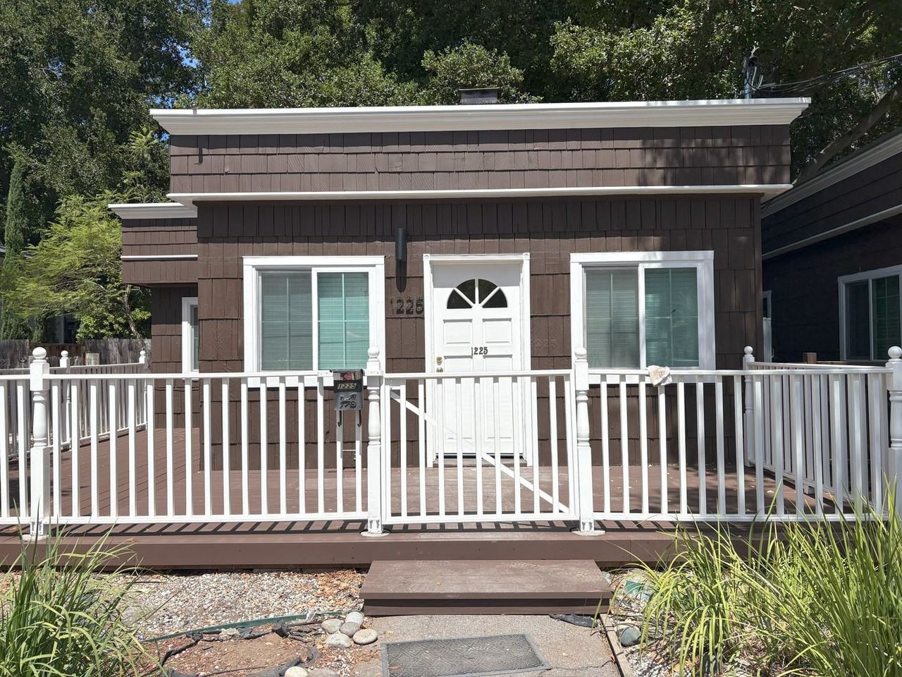 1225 Byron St - Photo 2 of 18