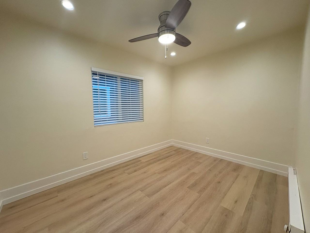 1225 Byron St - Photo 7 of 18