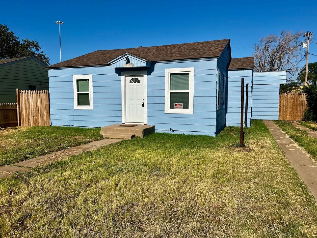 304 Avenue R - Photo 2 of 11