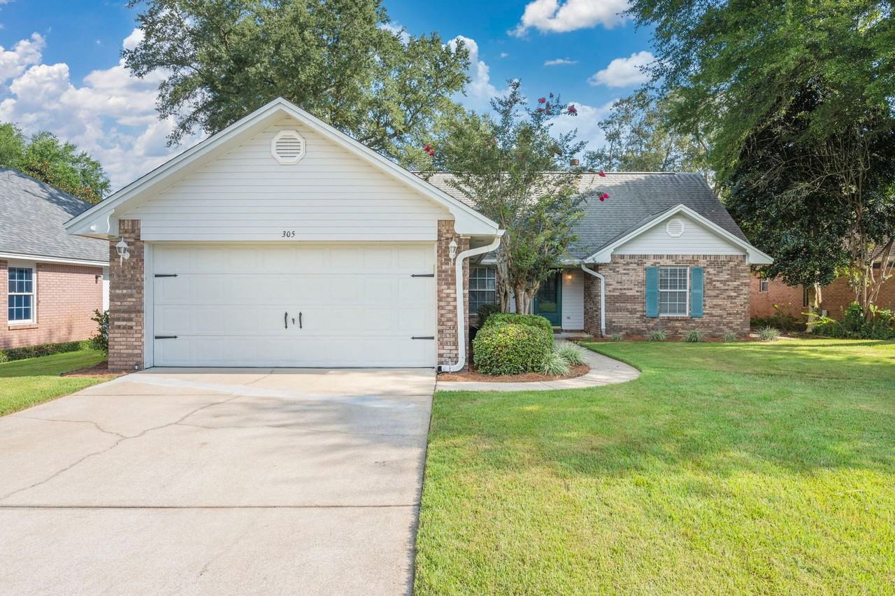 305 Parkwood Pl - Photo 2 of 39