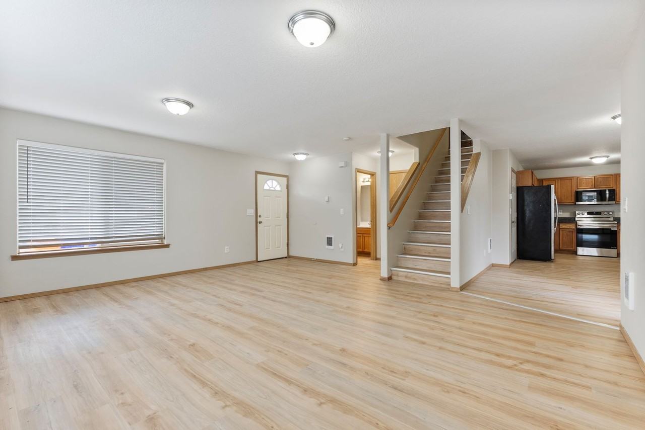 12618 Se Ramona St - Photo 5 of 34