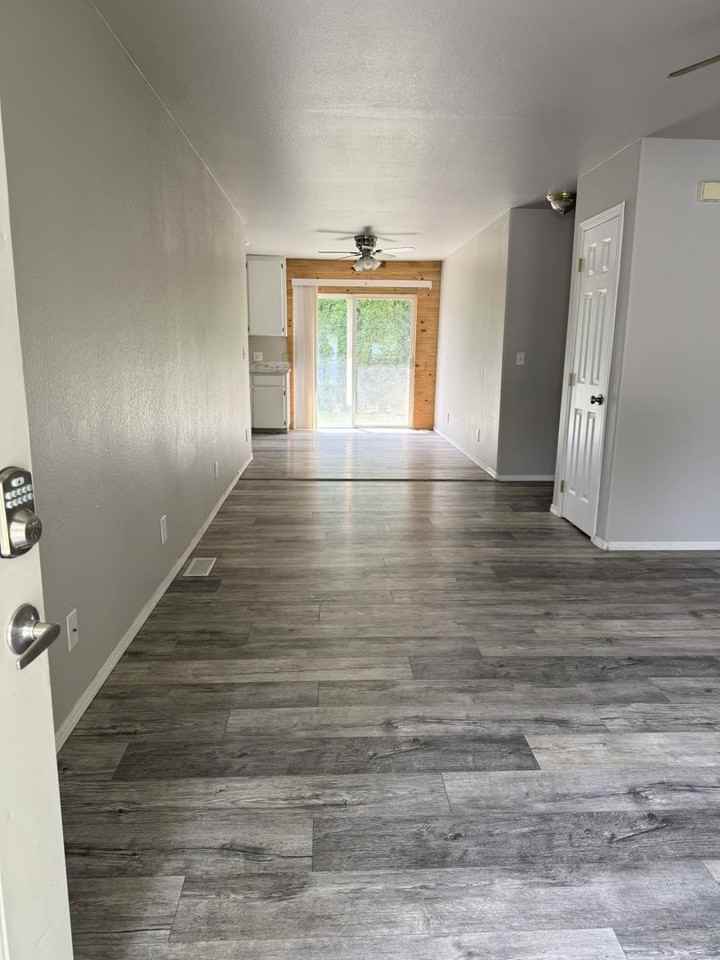 217 Jason Ave - Photo 2 of 29