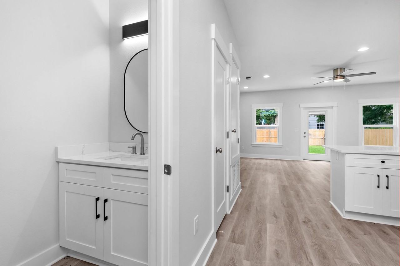 30 Harbeson Ave Ne #B - Photo 5 of 25