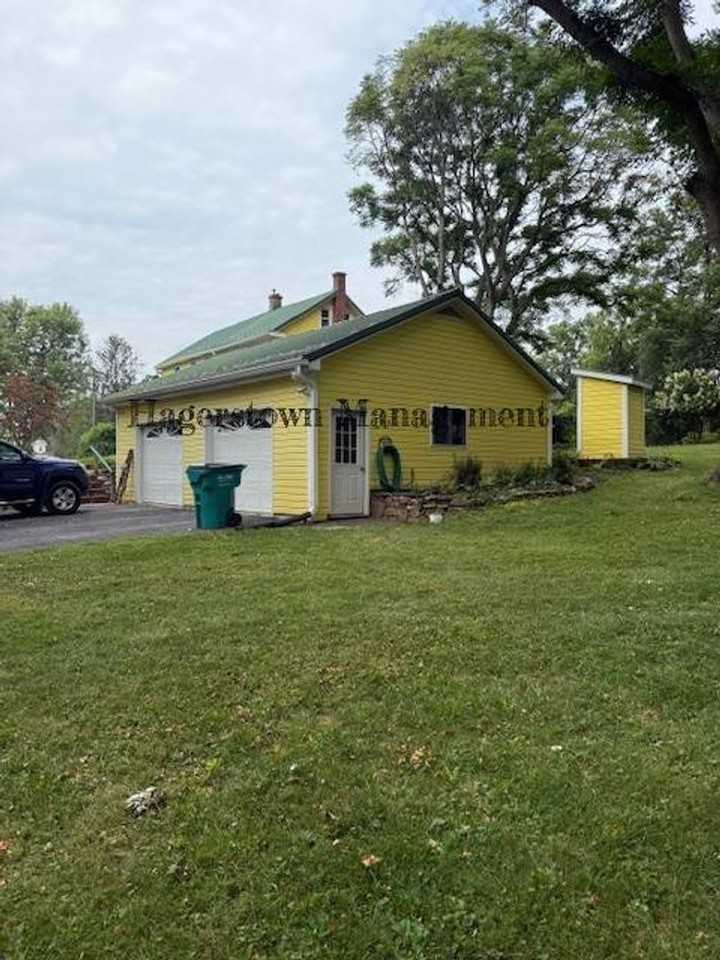 7500 Mountain Laurel Rd - Photo 2 of 19