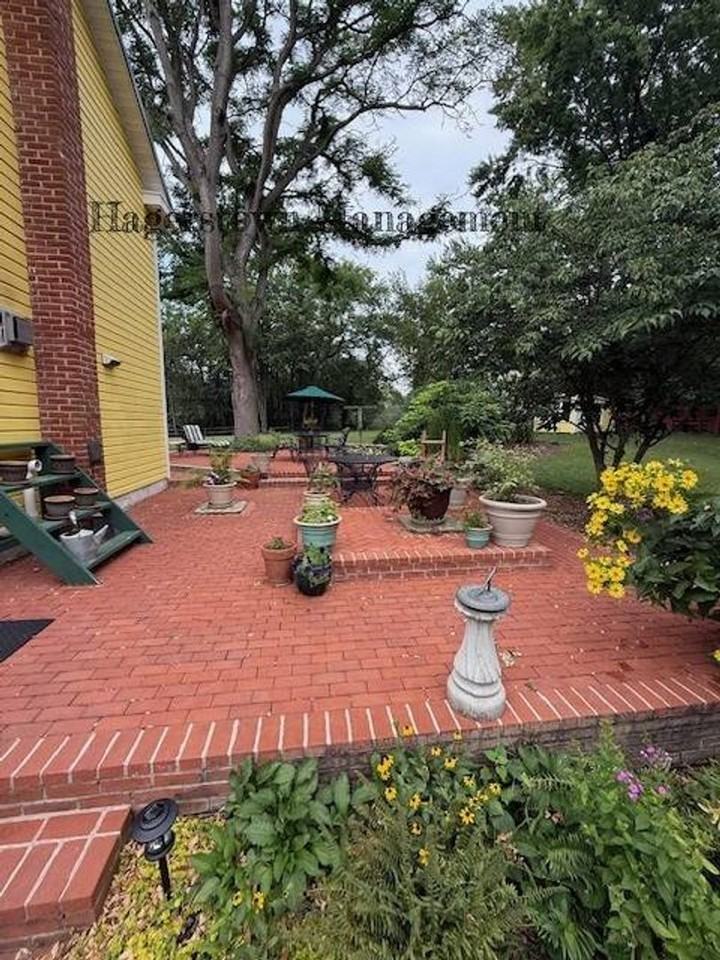 7500 Mountain Laurel Rd - Photo 3 of 19