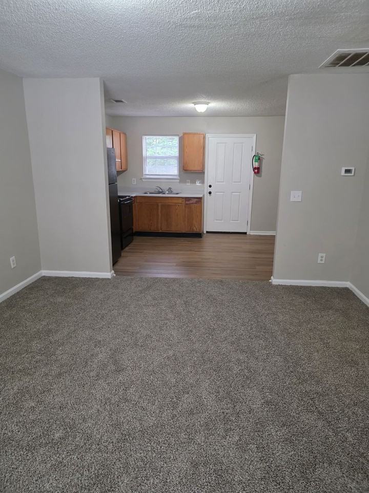 1209 Harmony St - Photo 2 of 9