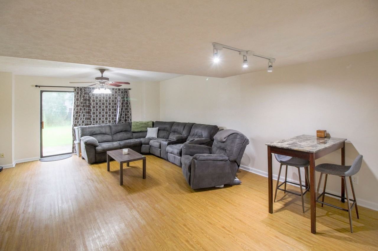 34 Knollwood Cir - Photo 3 of 23