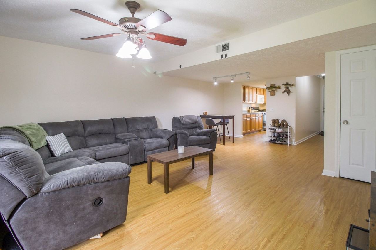 34 Knollwood Cir - Photo 4 of 23