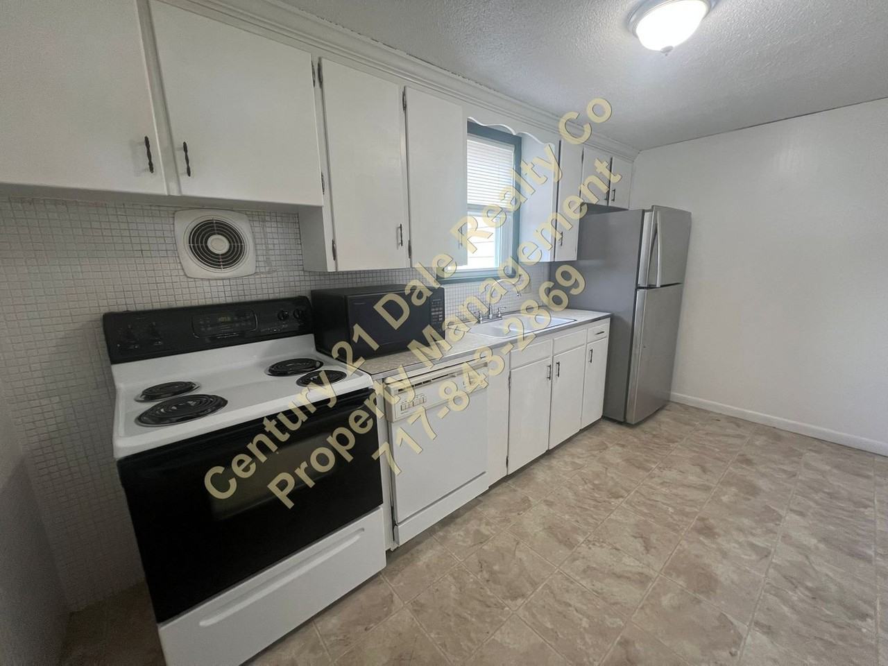 305 S Pleasant Ave - Photo 2 of 13