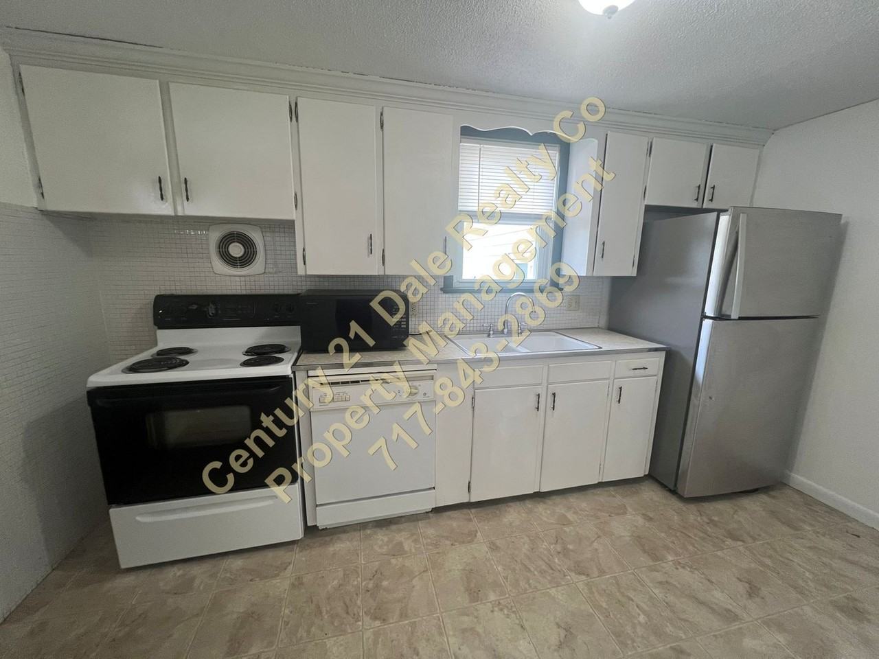 305 S Pleasant Ave - Photo 3 of 13