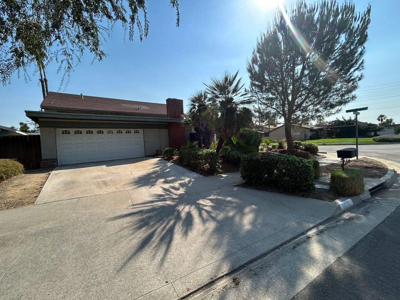 5055 Pearblossom Dr - Photo 4 of 37