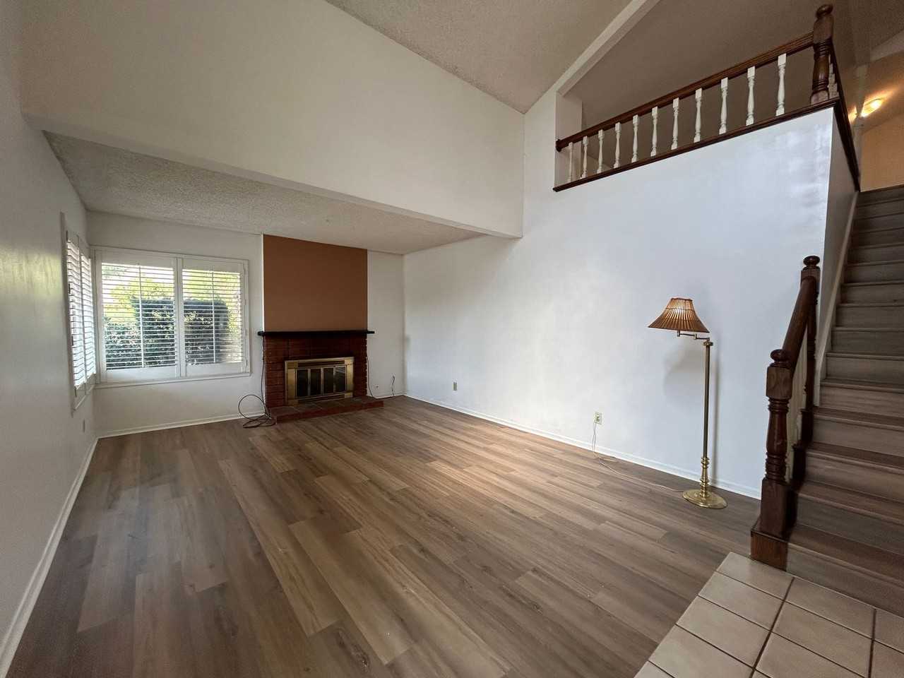 5055 Pearblossom Dr - Photo 5 of 37