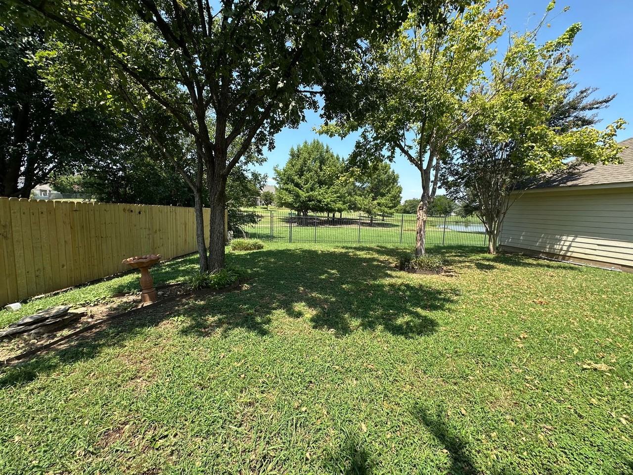 8520 Tangleridge Dr - Photo 4 of 19