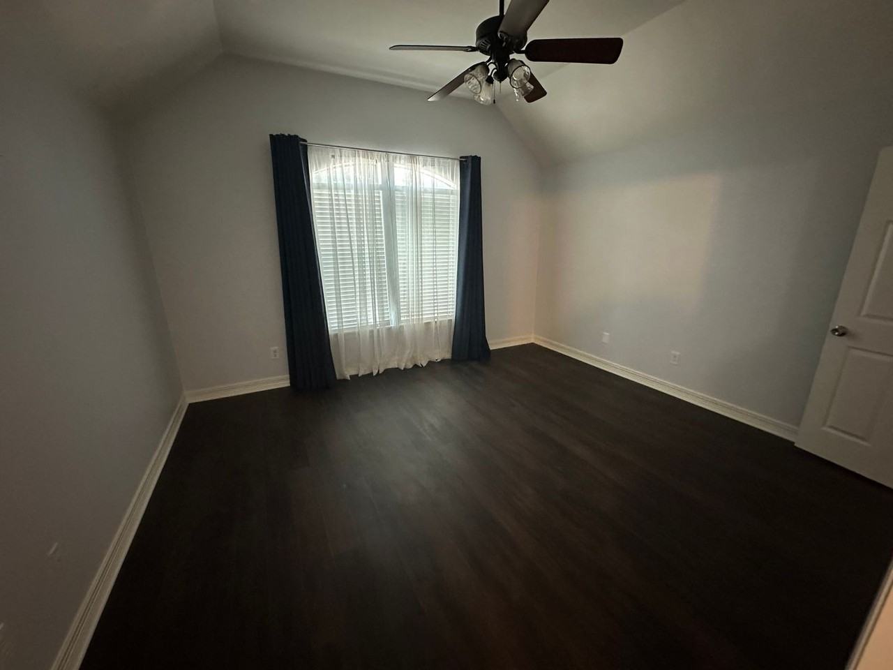 8520 Tangleridge Dr - Photo 7 of 19