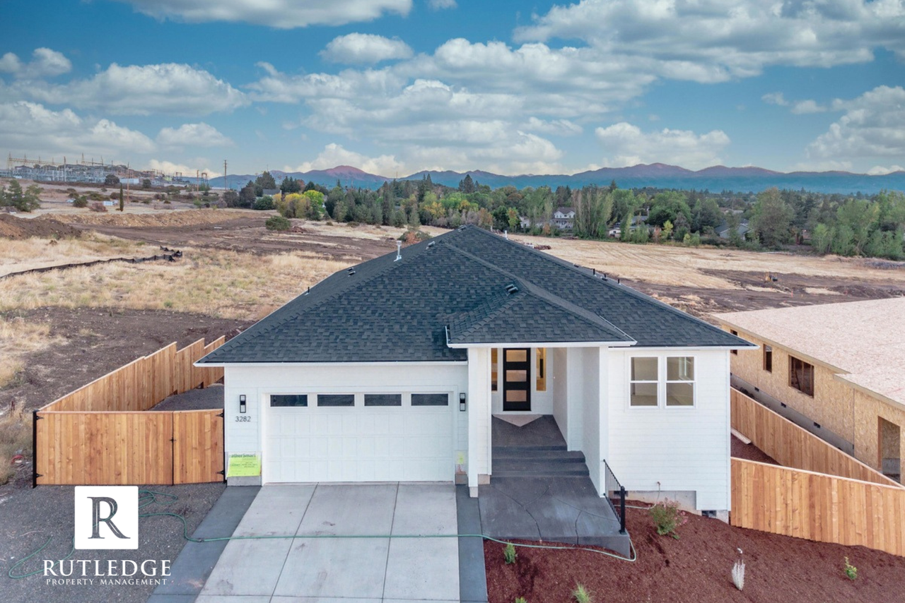 3282 Sky Way - Photo 2 of 34