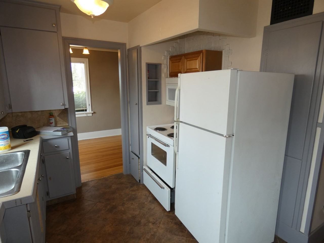216 E 9th St - Photo 2 of 16