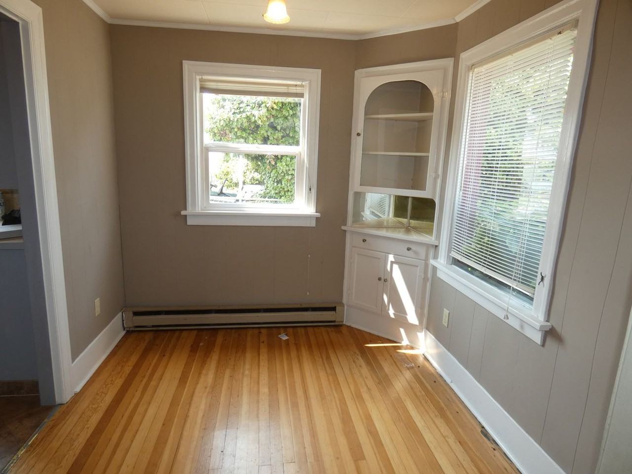 216 E 9th St - Photo 3 of 16