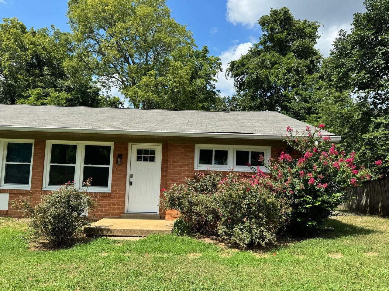 907 Elwood Dr - Photo 2 of 21