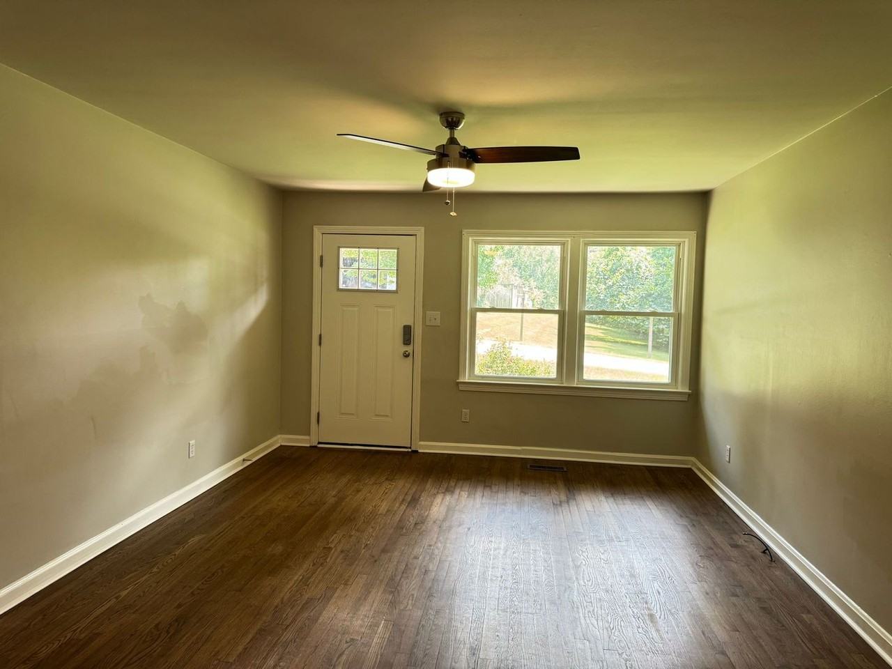 907 Elwood Dr - Photo 3 of 21