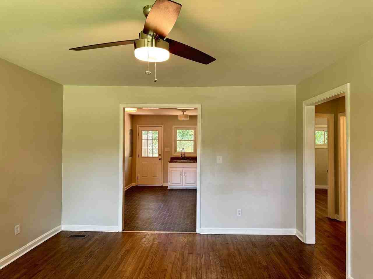 907 Elwood Dr - Photo 5 of 21