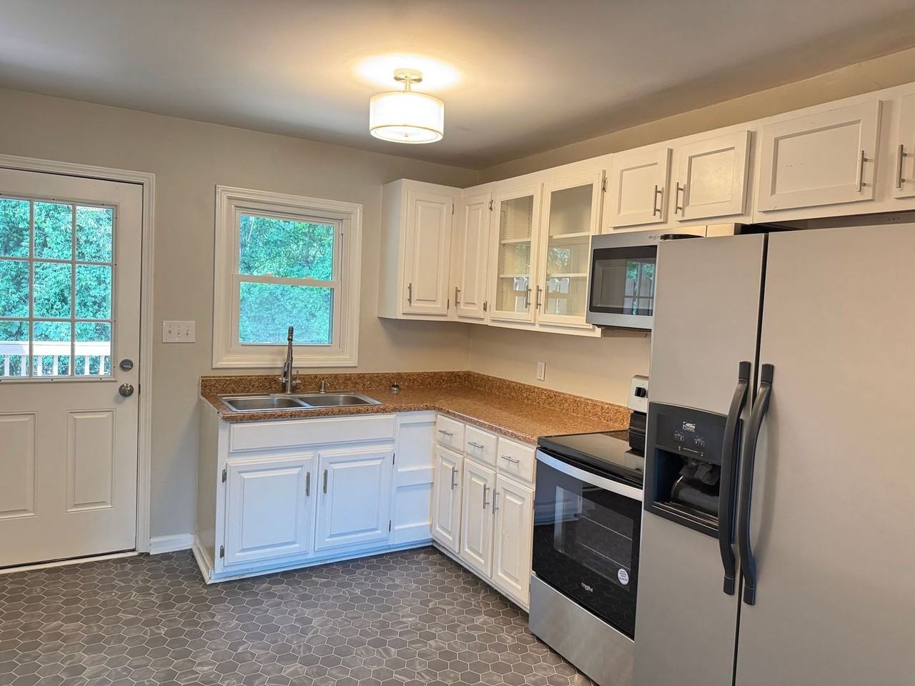907 Elwood Dr - Photo 6 of 21