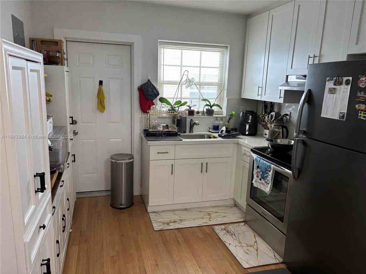 7515 7515 Dickens 1 - Photo 2 of 21