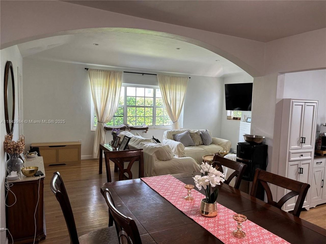 7515 7515 Dickens 1 - Photo 3 of 21