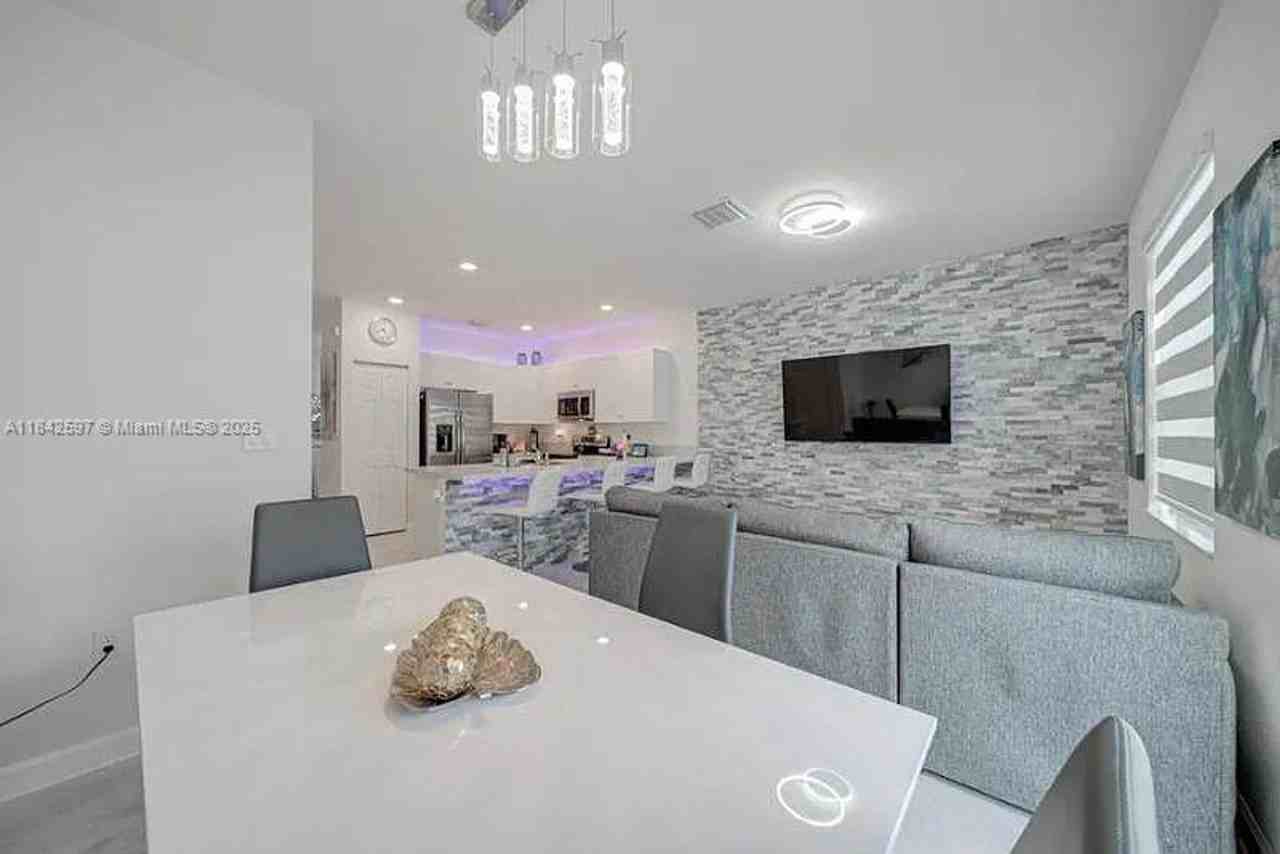 3371 W 106th Ter - Photo 5 of 20