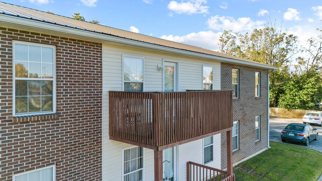 Briarwood Dr - Photo 2 of 23