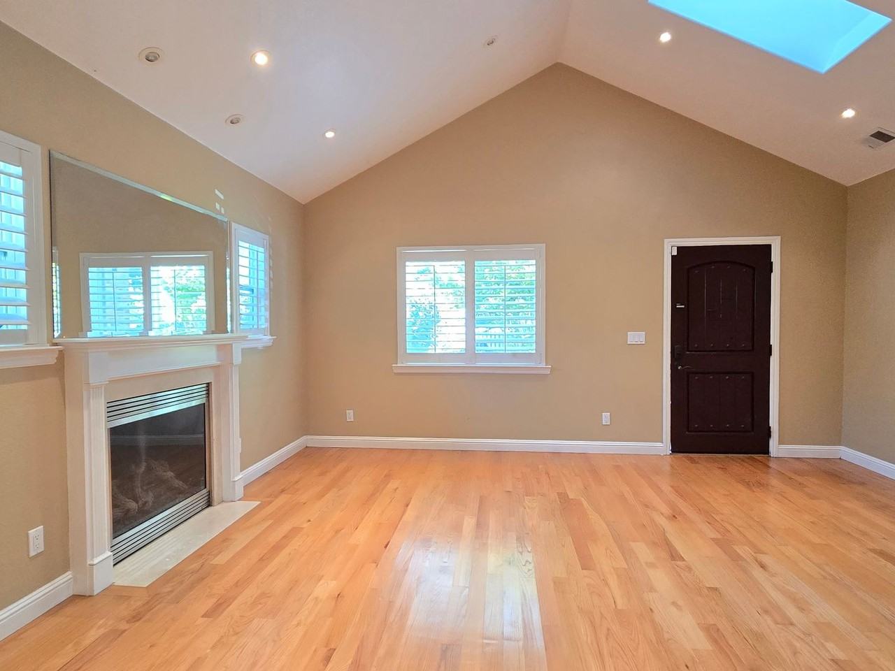 17415 Wedgewood Avenue - Photo 2 of 10