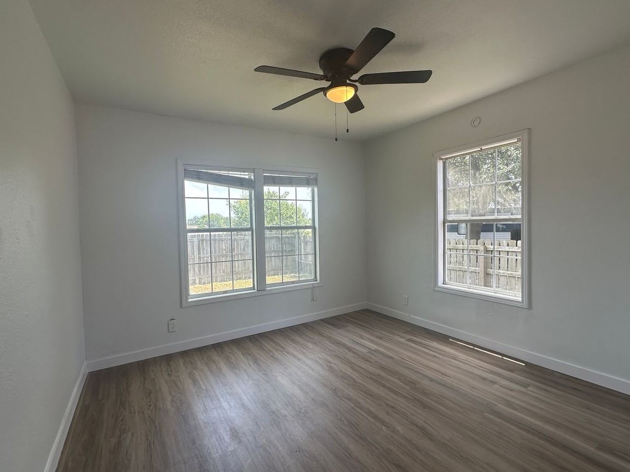 2901 David St - Photo 3 of 8