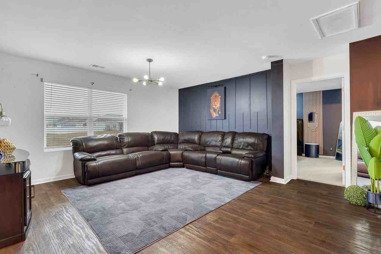 123 Tobago Cir - Photo 7 of 50