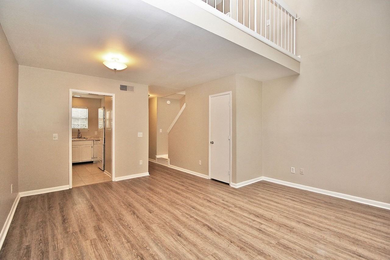 3127 Heathstead Pl - Photo 7 of 20