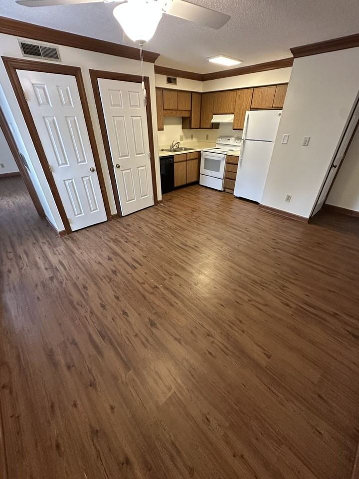 3605 Helix Ct - Photo 2 of 8