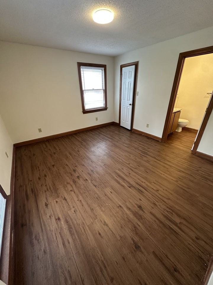 3605 Helix Ct - Photo 5 of 8