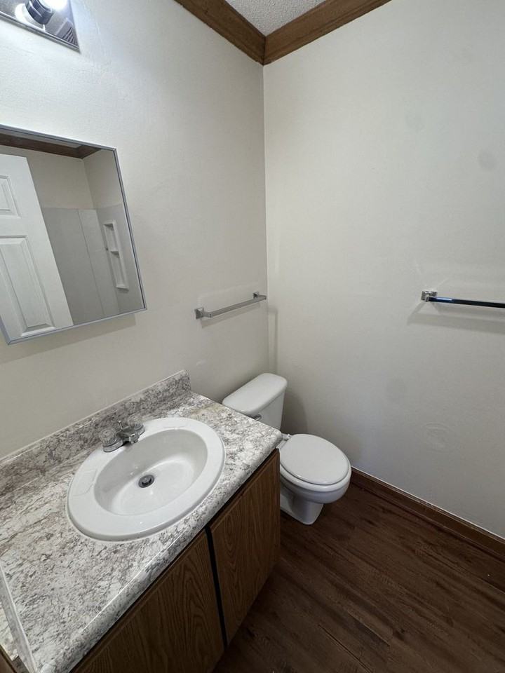 3605 Helix Ct - Photo 6 of 8