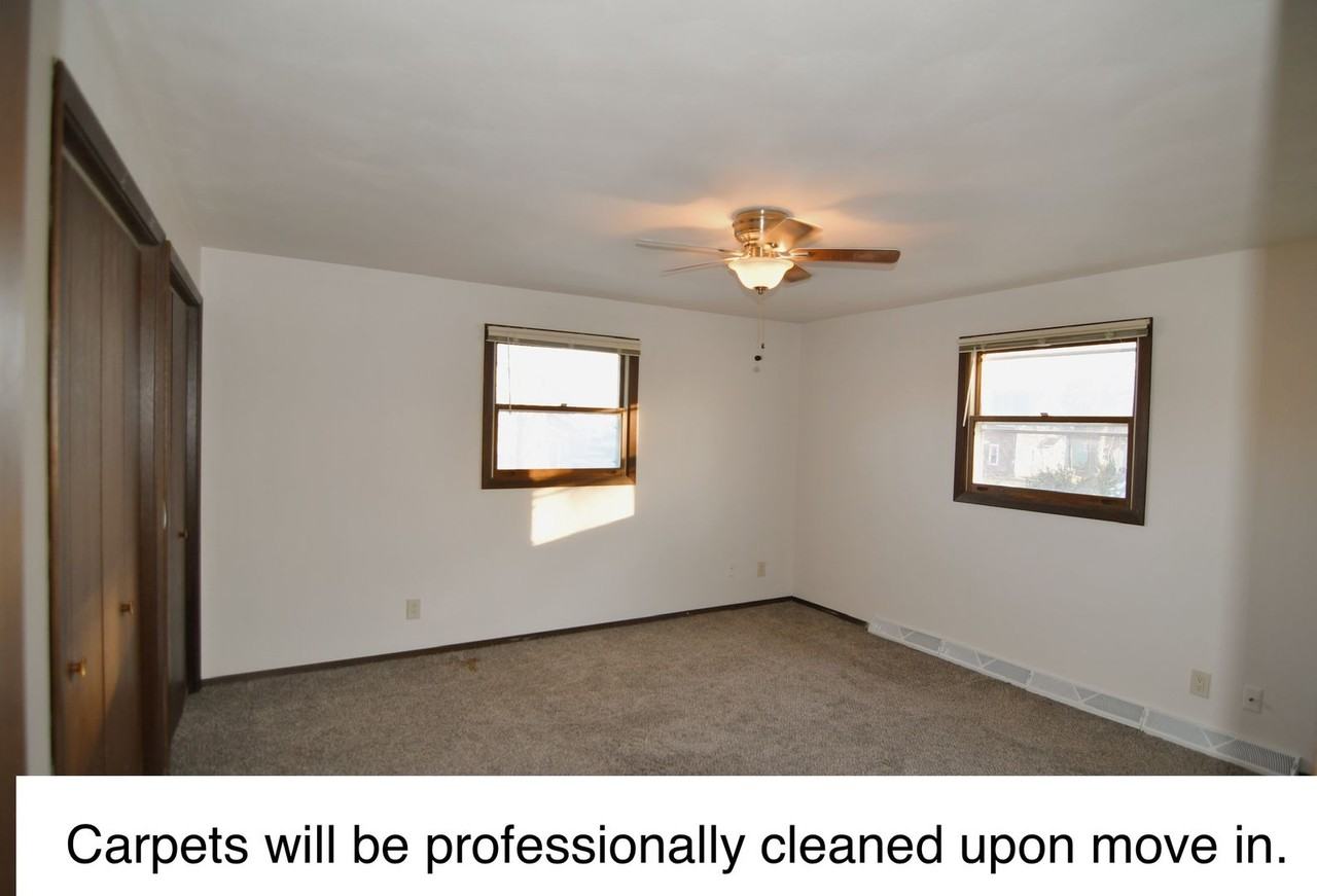 725 N Division St - Photo 6 of 11