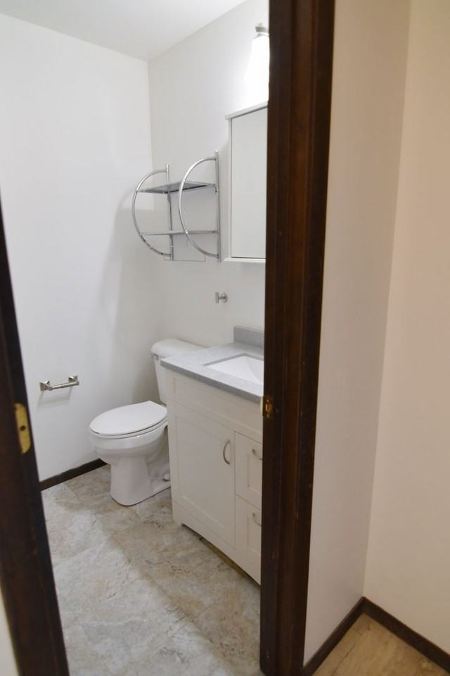 725 N Division St - Photo 7 of 11