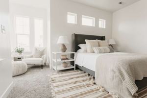 featured image of 782 N Pratt Ln