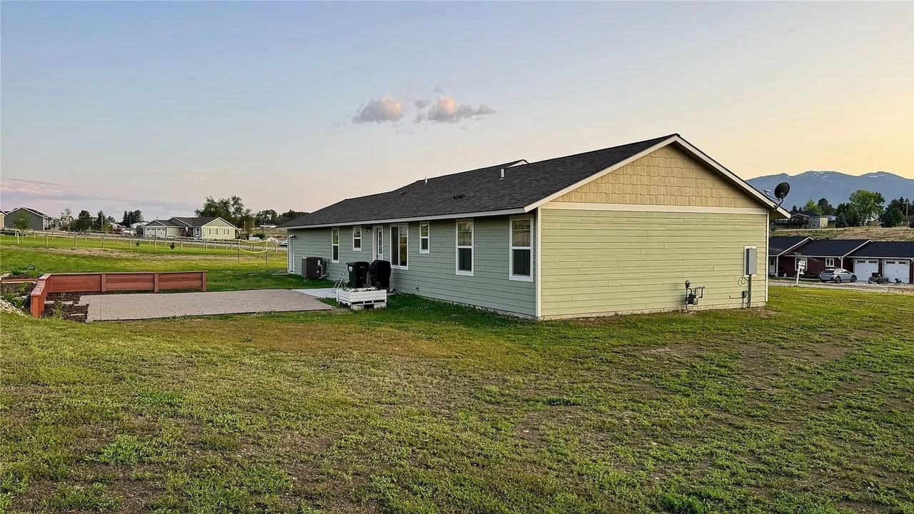 668 Winding Creek Trl - Photo 5 of 40
