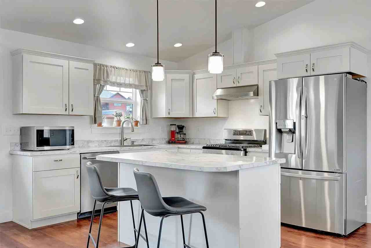 668 Winding Creek Trl - Photo 6 of 40