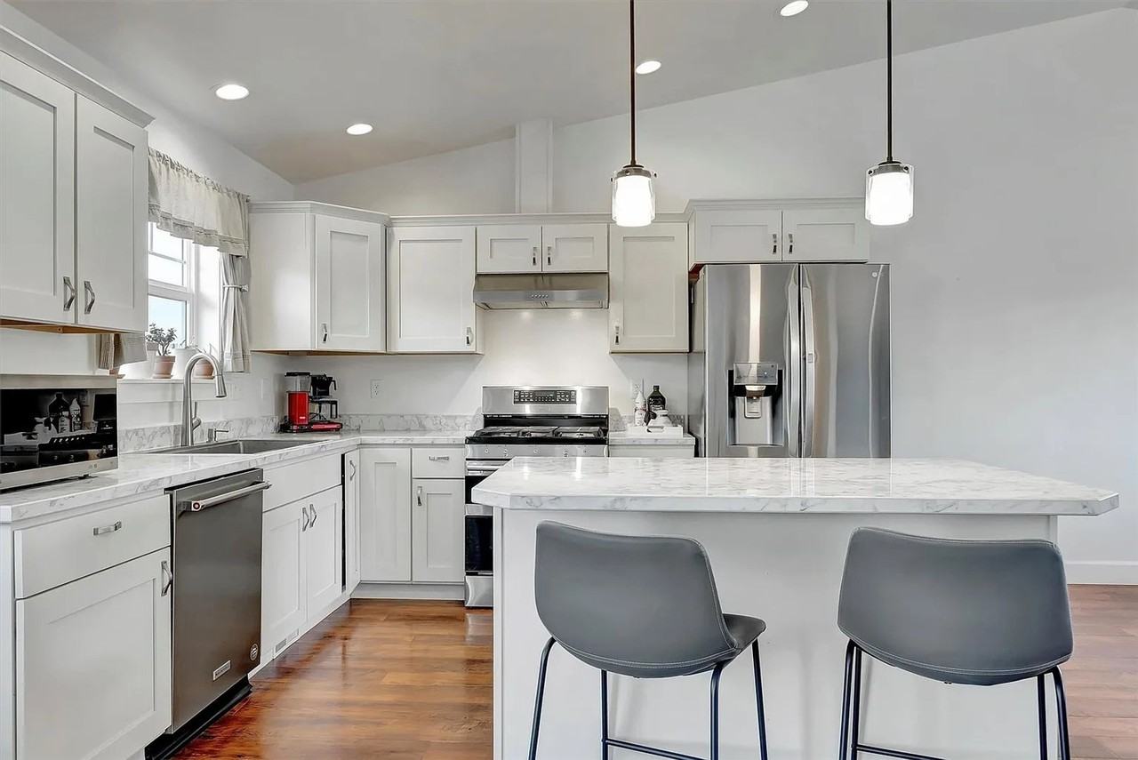 668 Winding Creek Trl - Photo 7 of 40