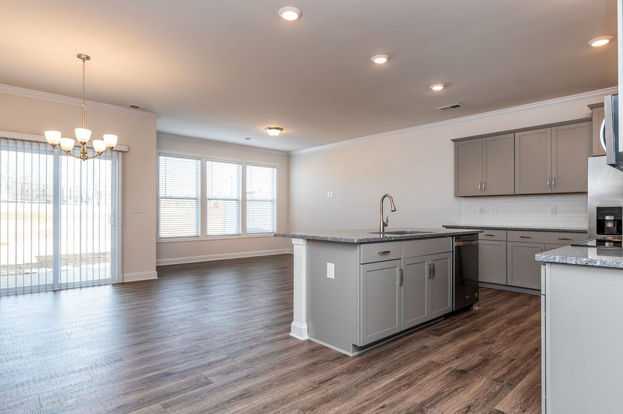 437 Yellow Fox Rd - Photo 2 of 29