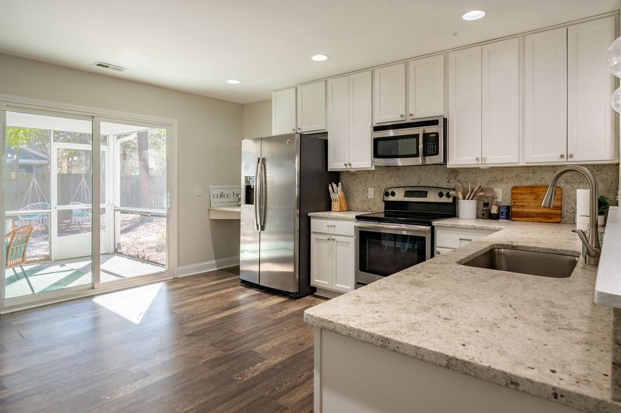 148 Seashell Cove @ 148 NE 13th St - Photo 7 of 27