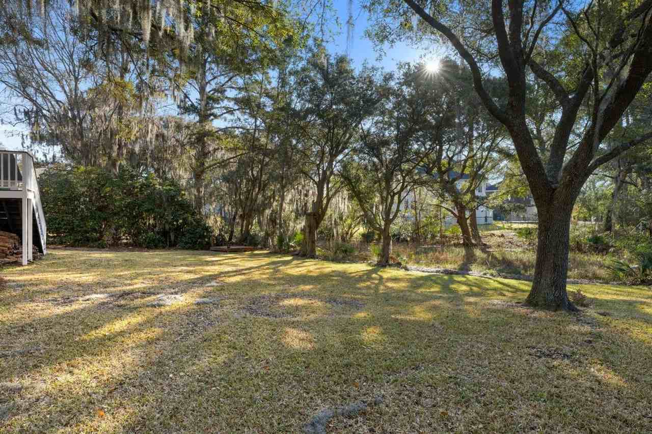 669 Palisades Drive - Photo 4 of 33