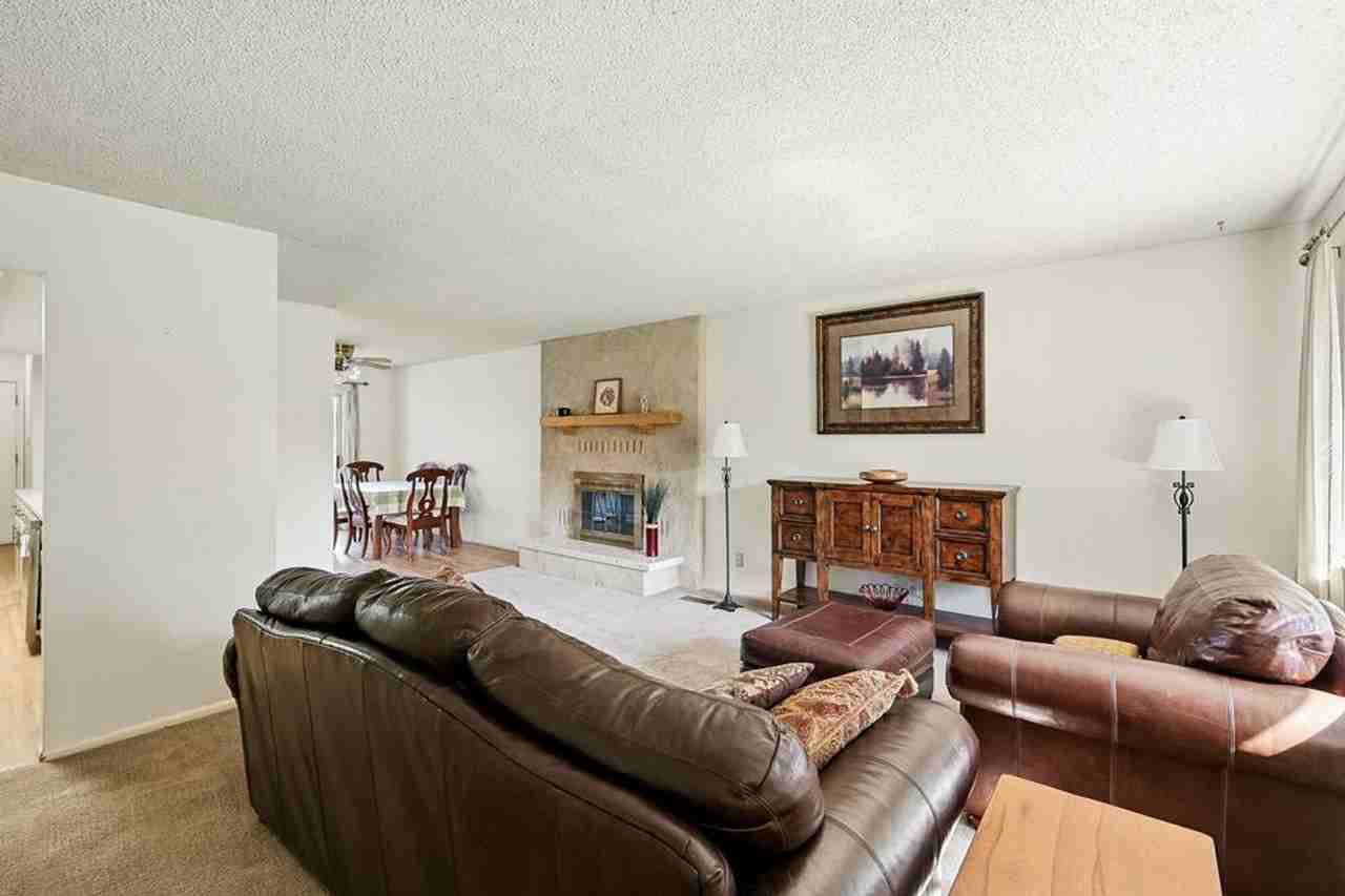 901 Three Fountains Dr - Photo 3 of 31