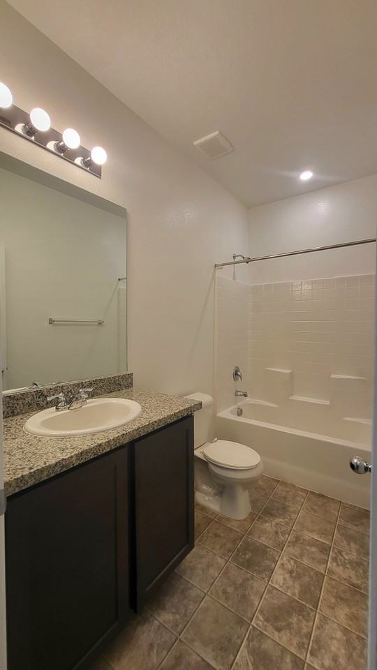 3848 Summit Avenue - Photo 3 of 21